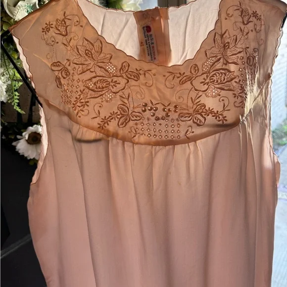 NOS Vintage 100% Silk Peach Embroidered Gown sz 42 NWT AS IS